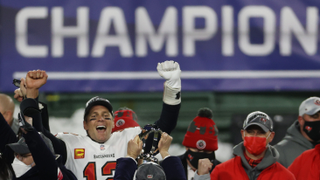 Illustration for article titled How to Get Free Food on Super Bowl Sunday